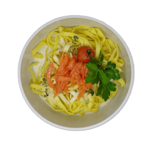 Tagliatelle mit Lachs in der Schale
